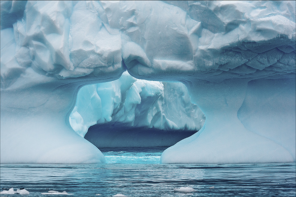 Isportal. Antarktis. Canon 5D MKIII och EF 135/2,0. Tid 1/1250, bl. 8 och ISO 400.